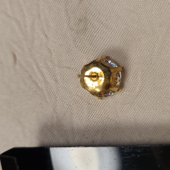 Cubic Zirconia Pierced Earrings - Picture 4 of 6